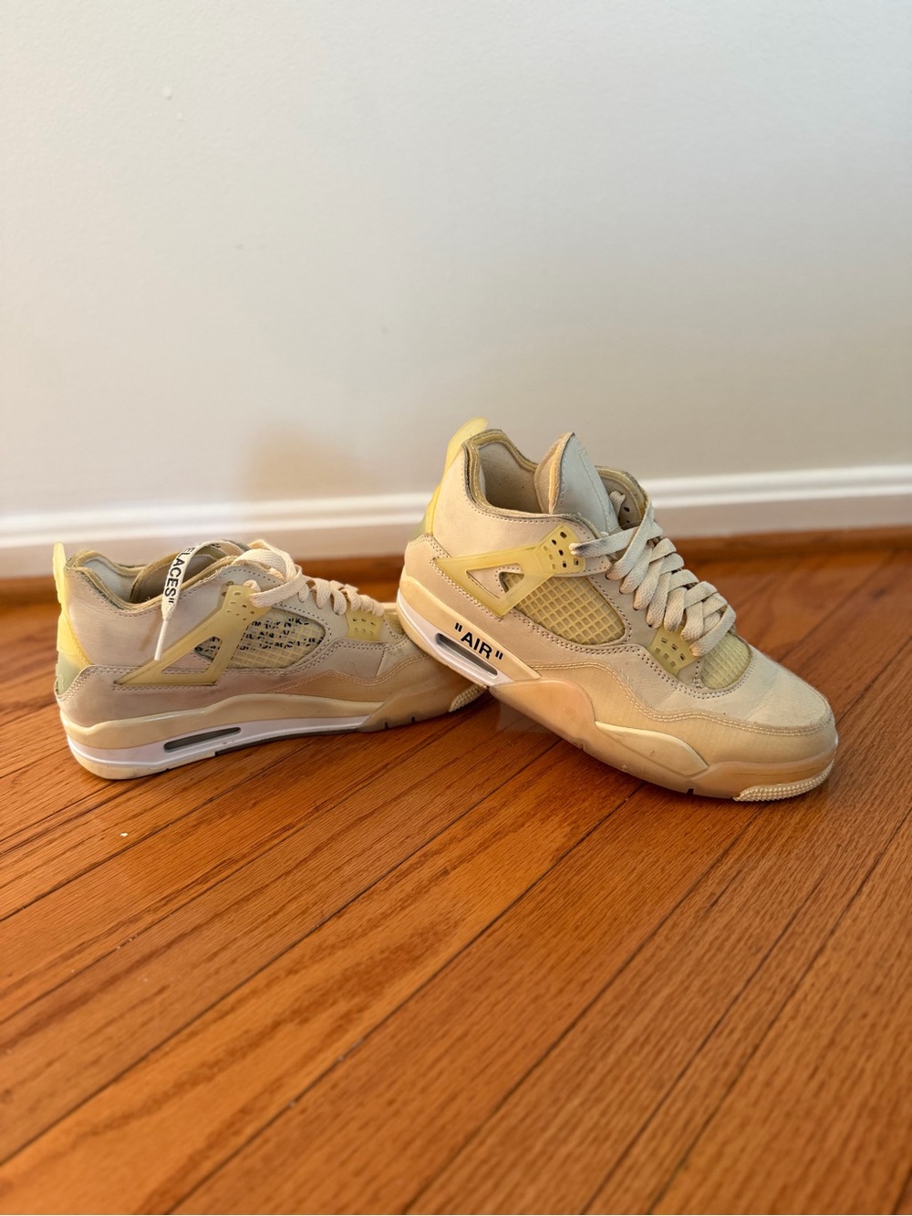 Jordan Sneakers in Cream/Beige